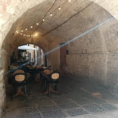 Affittacamere Dimora D'archi *